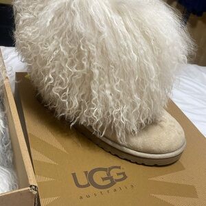 Ugg Sheepskin Cuff Boot Size 8 used more than once and in good condition